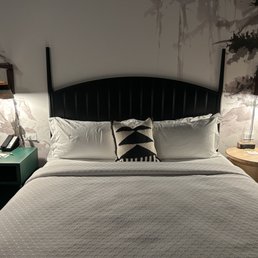 Bed was soft and pillows felt great. Very clean! Bed was soft and pillows felt great. Very clean!