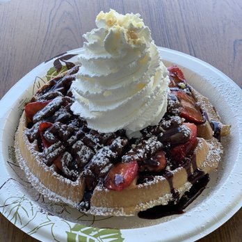 Eggs 'n Things - Fresh Strawberry Whipped Cream Waffle - Breakfast & Brunch Near Me - Honolulu, Hawaii
