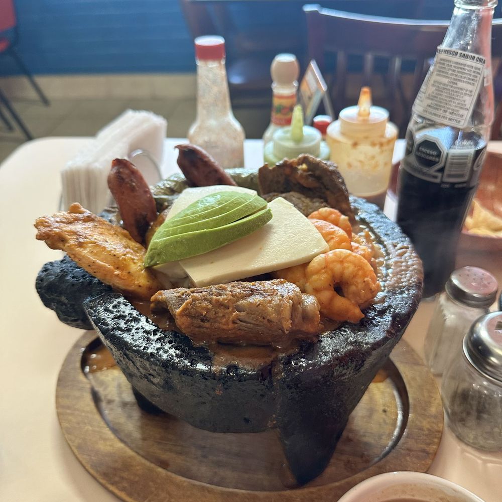 Excellent Molcajete for 2 Excellent Molcajete for 2