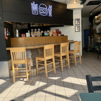 Marty's - Interior - Burgers Near Me - Fort Lee, New Jersey