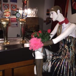 Forest Lodge Hotel - The barmaid is a little stoned