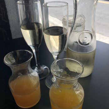 Smith & Kings - Mimosas - Cocktail Bars Near Me - Honolulu, Hawaii
