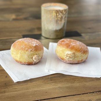 The Flour Box - Chocolate chunk cookie cream (left) & Winter cold brew (right) - Bakeries Near Me - Seattle, Washington