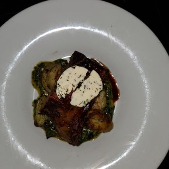 City Cellar - Short rib - Wine Bars Near Me - Westbury, New York