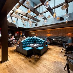 The Robinson Ale House - Inside, interior, indoor seating, ambiance, vibes