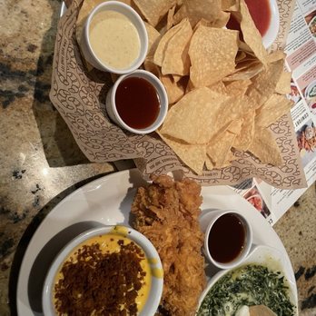 Cheddar's Scratch Kitchen - Cheddar's Trio Sampler - Comfort Food Near Me - Tucson, Arizona