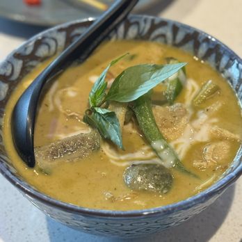 Susu Siam - green curry w/ chicken - Thai Near Me - Scarborough, Ontario Susu Siam - green curry w/ chicken - Thai Near Me - Scarborough, Ontario