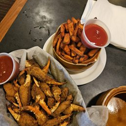 Crab Claws and Sweet Potato Fries Crab Claws and Sweet Potato Fries
