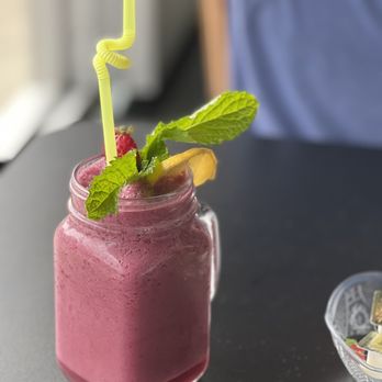 Savanna Restaurant - Tropical Berry - Breakfast & Brunch Near Me - Chicago, Illinois