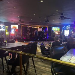 Bolo's Bar & Grill - Live music