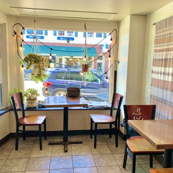 Barn Door Baking - Inside seating - Cafes Near Me - Damariscotta, Maine