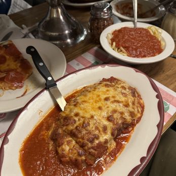 Vinny's Pizza Restaurant - The Veal Cutlet Parmigiana - Italian Near Me - Bridgeport, Connecticut Vinny's Pizza Restaurant - The Veal Cutlet Parmigiana - Italian Near Me - Bridgeport, Connecticut