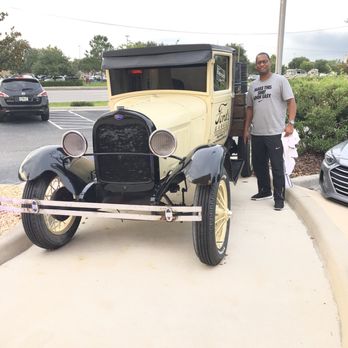 Ford's Garage - Burgers Near Me - Brandon, Florida