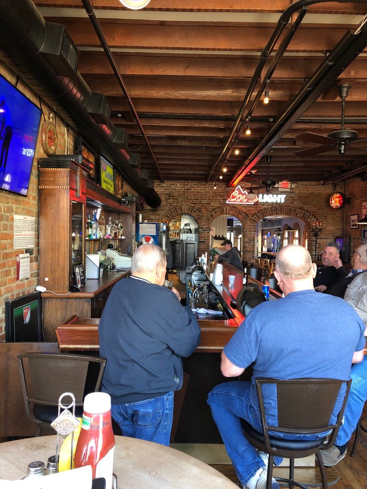 BRICKBAT BAR & GRILL Updated August 2024 14 Photos 122 E Main St