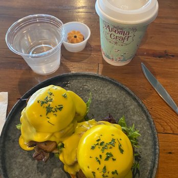 Aroma Craft Coffee - Eggs Benedict - Coffee Roasteries Near Me - Walnut, California