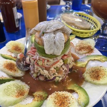El Bucanero Embassy - Torre de mariscos (seafood tower) - Seafood Near Me - San Antonio, Texas