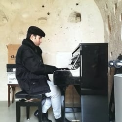 Casa Cava - Pianoforte a disposizione di chi vuole suonarlo