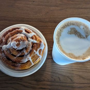 Basecamp Coffee Roasters - Cinnamon Swirl & Harvest Haze Latte - Coffee & Tea Near Me - Tysons Corner, Virginia