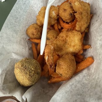 Shrimp N Stuff - Shrimp and Sweet Potato Fires - Seafood Near Me - Galveston, Texas