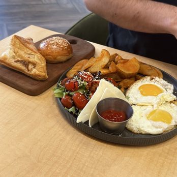 Art Lunch - Armenian Breakfast - Breakfast & Brunch Near Me - Pasadena, California Art Lunch - Armenian Breakfast - Breakfast & Brunch Near Me - Pasadena, California