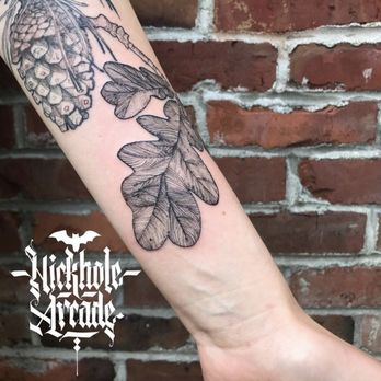 Stellar Door Tattoo - Pinecone & Oak leaves - Tattoo Near Me - Tumwater, Washington