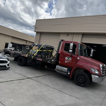 Diamond V Towing - Hauling Tool Box -- We Can Help With All Your Hauling Needs. - Towing Near Me Diamond V Towing - Hauling Tool Box -- We Can Help With All Your Hauling Needs. - Towing Near Me