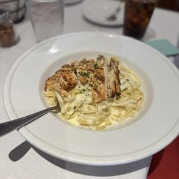 Fettuccine Alfredo with chicken