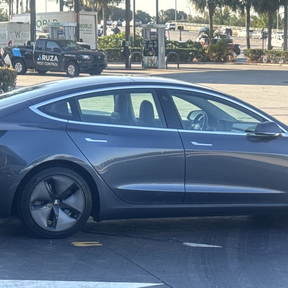 Tesla Tesla