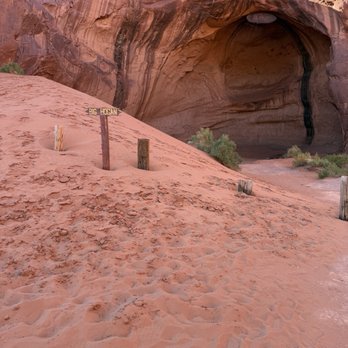 Goulding's Tours - Bus Tours Near Me - Monument Valley, Utah