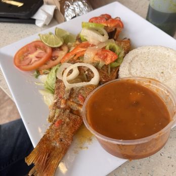 Puerta del Mar - Medium Snapper - Seafood Near Me - Loíza, Puerto Rico Puerta del Mar - Medium Snapper - Seafood Near Me - Loíza, Puerto Rico