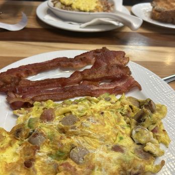 Hollywood Grill - Omelette - American Near Me - Chicago, Illinois Hollywood Grill - Omelette - American Near Me - Chicago, Illinois