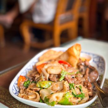 President Thai - Pad See Ew Noodle Lunch Special - Thai Near Me - Pasadena, California