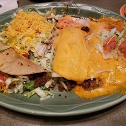 Rudy's Tacos - Large combo platter.