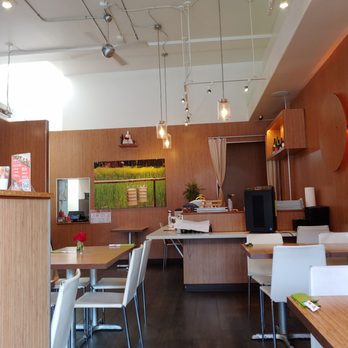 Pinto Thai Bistro - Casual dining area - Thai Near Me - Seattle, Washington