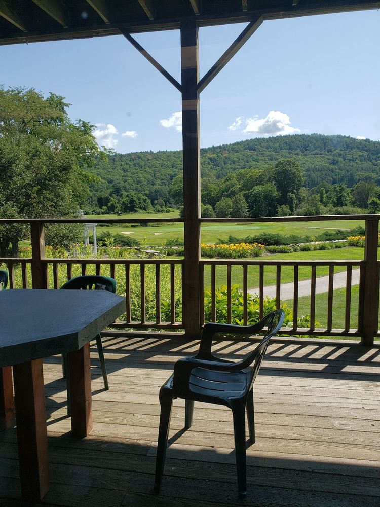 HOLE IN ONE DINER Updated October 2024 122 Unity Rd, Newport, New