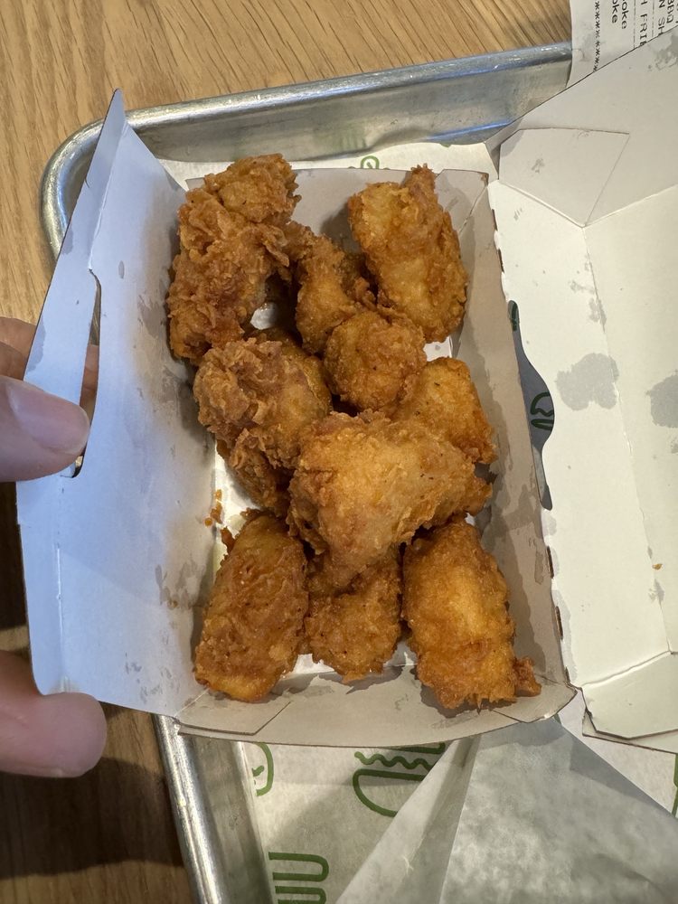 SHAKE SHACK MONTGOMERY VILLAGE Updated June 2024 2424 Magowan Dr