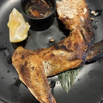 Eat's Ayce Sushi - Yellow tail collar 10/10 - Japanese Near Me - Alhambra, California