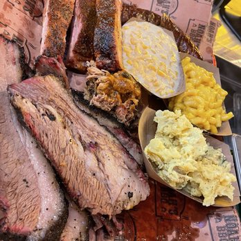 Noah's BBQ - Barbeque Near Me - Braintree, Massachusetts