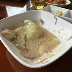 Akoya Grill & Sushi - Salat mit Thunfisch Geschmack, fettig und nicht zu empfehlen