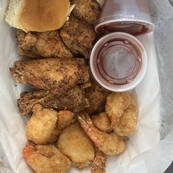 Surf's Up - Mount Prospect - Shrimp and wing combo