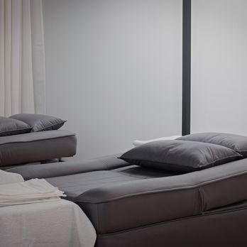 Cloud 9 Foot Spa - Foot room bed - Massage Therapy Near Me - Redmond, Washington Cloud 9 Foot Spa - Foot room bed - Massage Therapy Near Me - Redmond, Washington