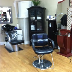Penny's Cuts - Shampoo Area