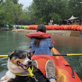 Zilker Park Boat Rentals - People are dog friendly, but make sure you have your fur babies on a leash at all times. - Boating Near Me - Austin, Texas Zilker Park Boat Rentals - People are dog friendly, but make sure you have your fur babies on a leash at all times. - Boating Near Me - Austin, Texas