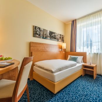 CityClass Hotel Europa am Dom - Einzelzimmer CityClass Hotel Europa am Dom, Komfort- oder Superiorkategorie, wahlweise mit Domblick und Balkon. - Hotels Near Me - Cologne, NW