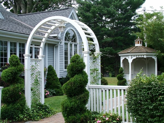T J Smith Victorian House Logo