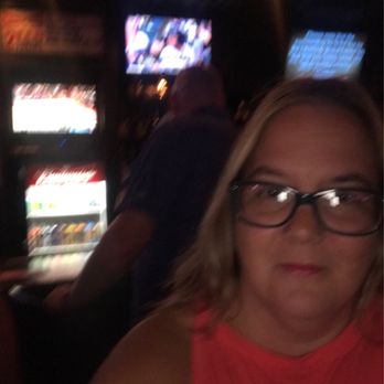 Beechwood Lounge - Pubs Near Me - Des Moines, Iowa