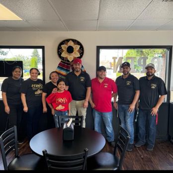 El Rey’s - The owners and employees - Mexican Near Me - Lebanon, Oregon