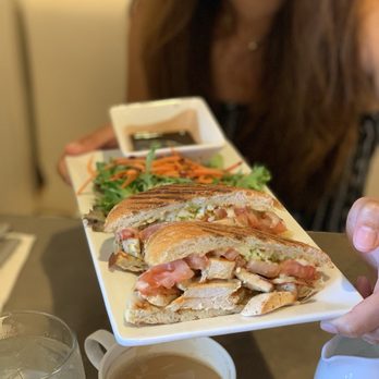 Moena Café - Cafes Near Me - Honolulu, Hawaii Moena Café - Cafes Near Me - Honolulu, Hawaii