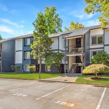 Crown Court Apartments - CrownCourt_Clackamas_OR_ThreeStoryBuildingExterior - Apartments Near Me - Clackamas, Oregon Crown Court Apartments - CrownCourt_Clackamas_OR_ThreeStoryBuildingExterior - Apartments Near Me - Clackamas, Oregon