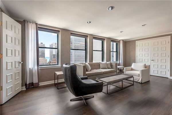 Claridge House Chicago, Tapestry Collection by Hilton by null